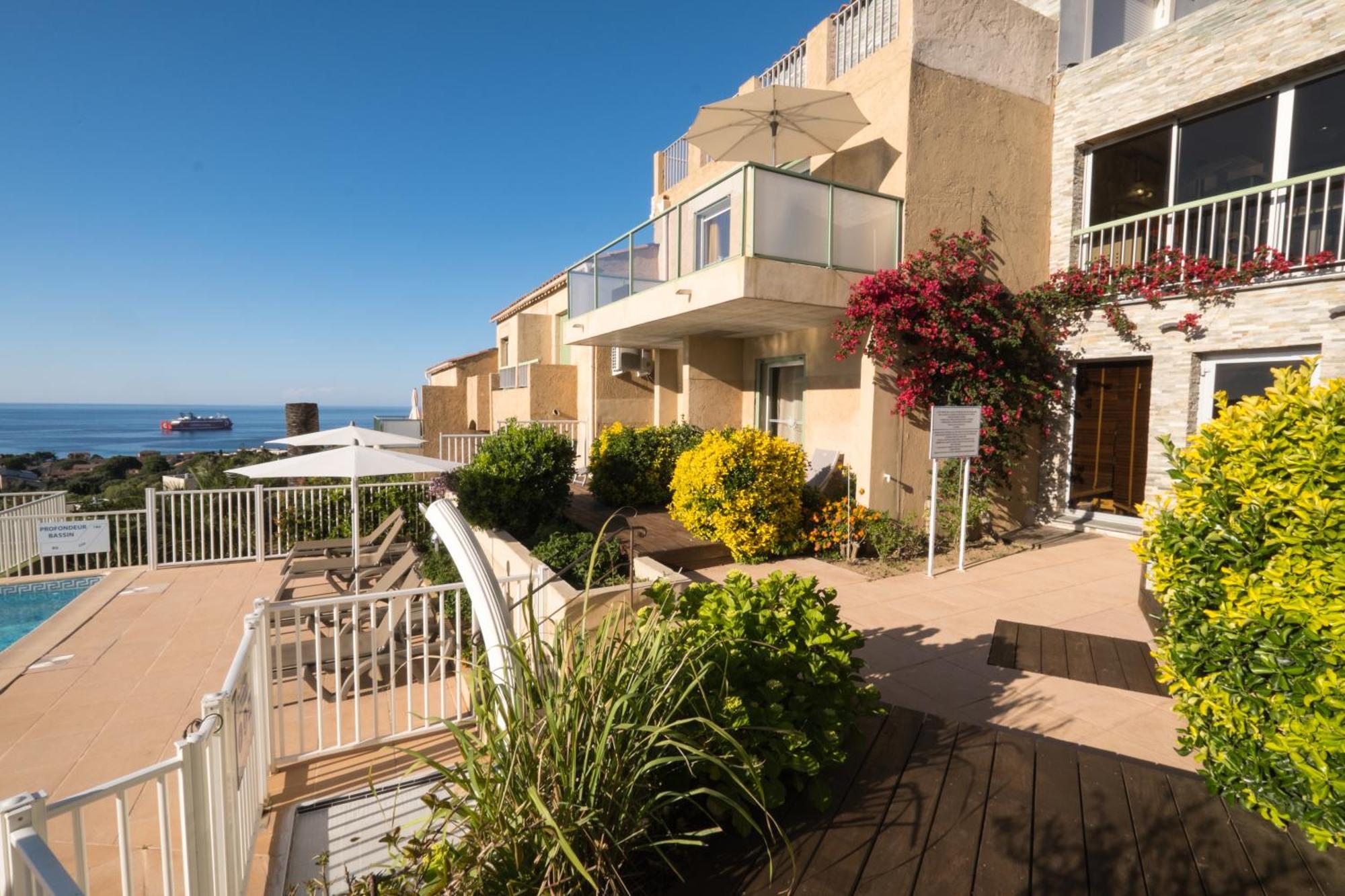 Hotel Funtana Marina LʼÎle-Rousse Exterior foto